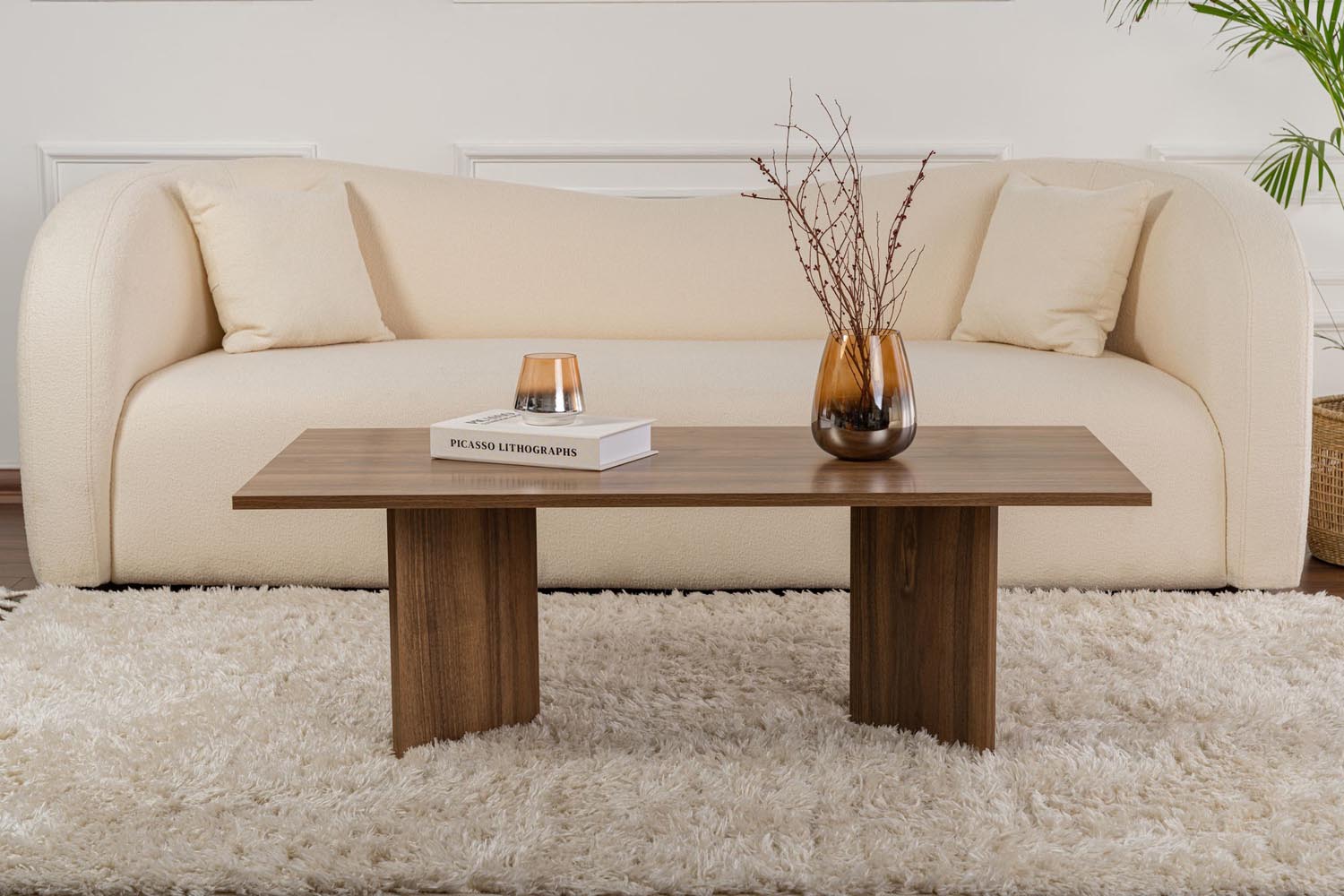 Sabin - Walnut in Walnuss präsentiert im Onlineshop von KAQTU Design AG. Beistelltisch ist von Nordure