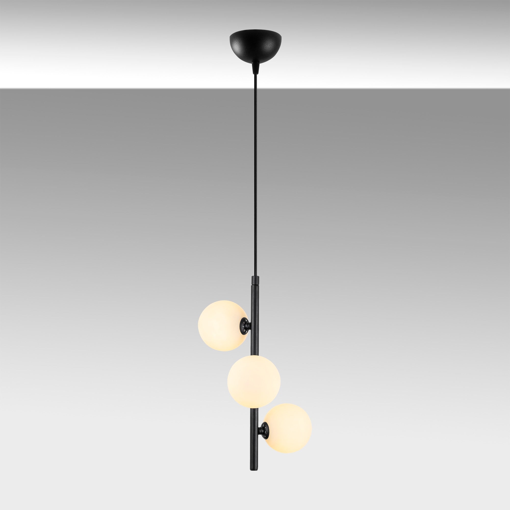 Domino - 11047 in Schwarz Weiss präsentiert im Onlineshop von KAQTU Design AG. Pendelleuchte ist von Opviq