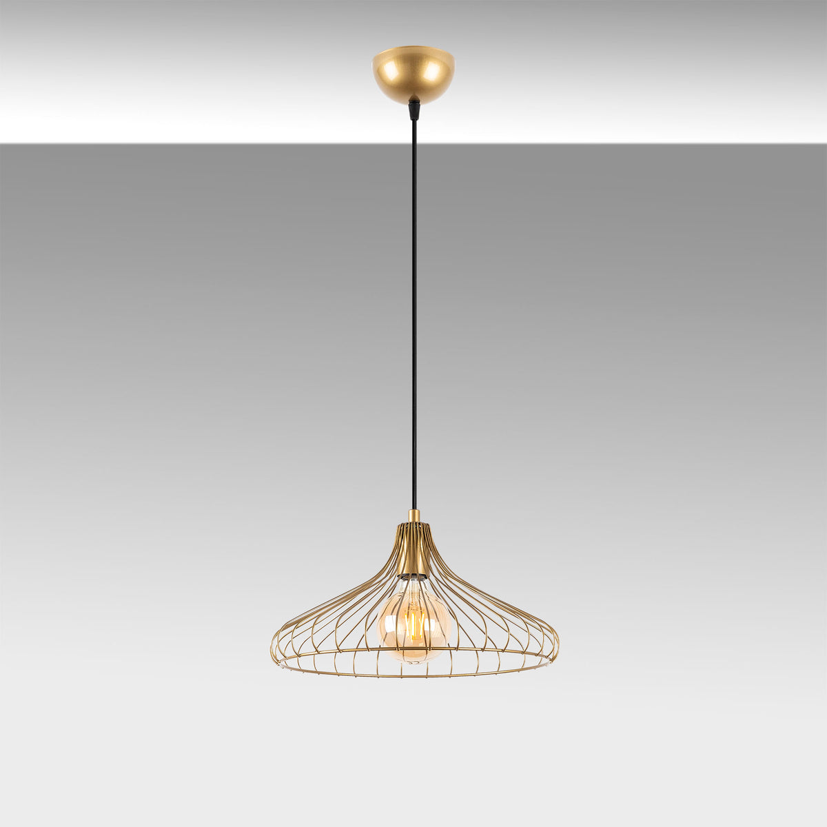 DEPAY Pendellampe - Glänzendes Gold in Glänzendes Gold präsentiert im Onlineshop von KAQTU Design AG. Pendelleuchte ist von Opviq
