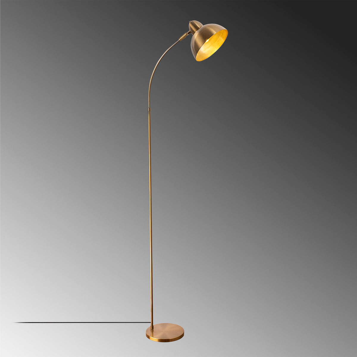 Varzan Stehleuchte - Vintage in Vintage präsentiert im Onlineshop von KAQTU Design AG. Stehleuchte ist von Opviq