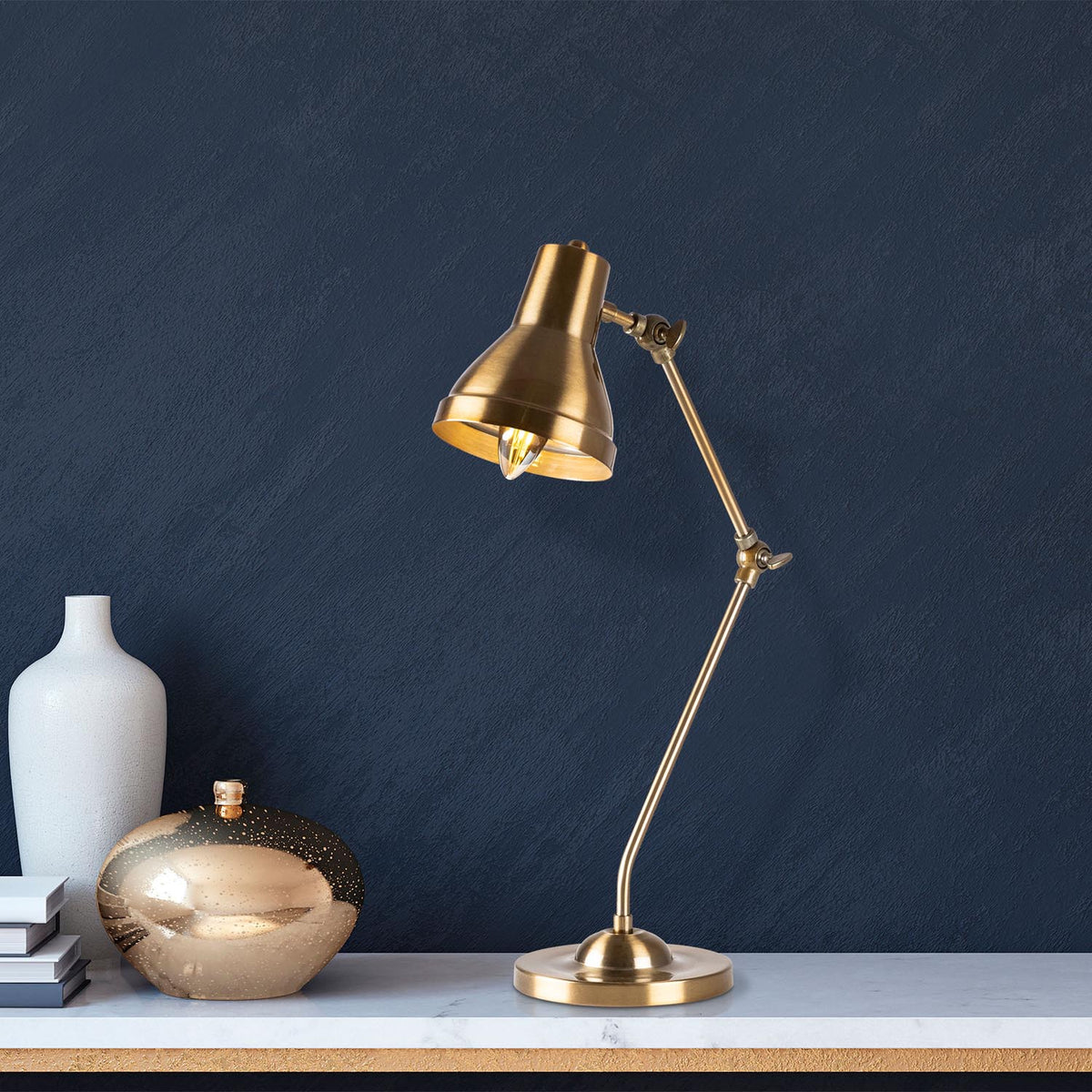 Mixed Tischleuchte - Vintage in Vintage präsentiert im Onlineshop von KAQTU Design AG. Tischleuchte ist von Opviq