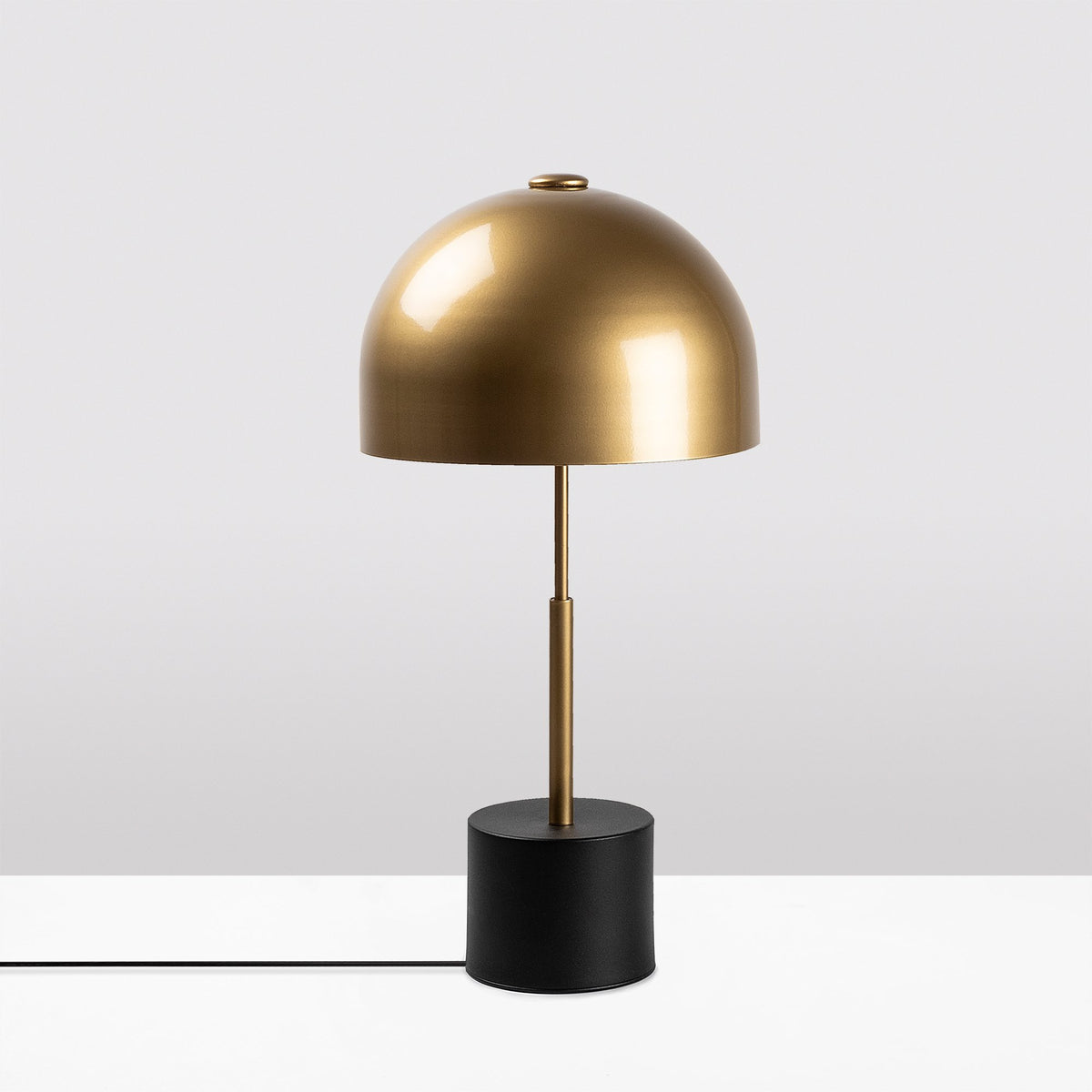 Mixed Tischleuchte - Schwarz Antiquität in Schwarz Antiquität präsentiert im Onlineshop von KAQTU Design AG. Tischleuchte ist von Opviq