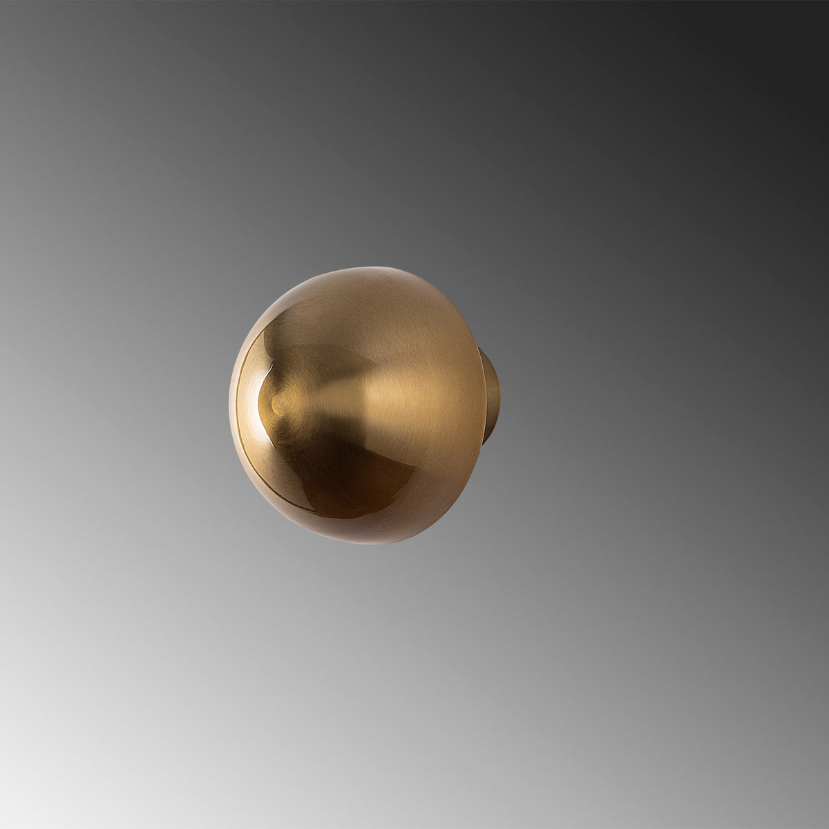 Fungal Wandleuchte - Gold in Gold präsentiert im Onlineshop von KAQTU Design AG. Wandleuchte ist von Opviq