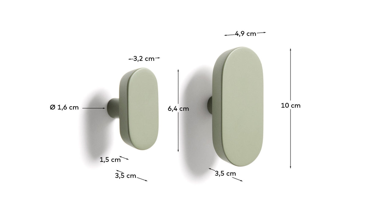Set Arely aus 2 Kleiderhaken aus massivem Buchenholz mit grüner Lackierung, 6,5 cm/10 cm in Grün präsentiert im Onlineshop von KAQTU Design AG. Kleiderhaken ist von Kave Home