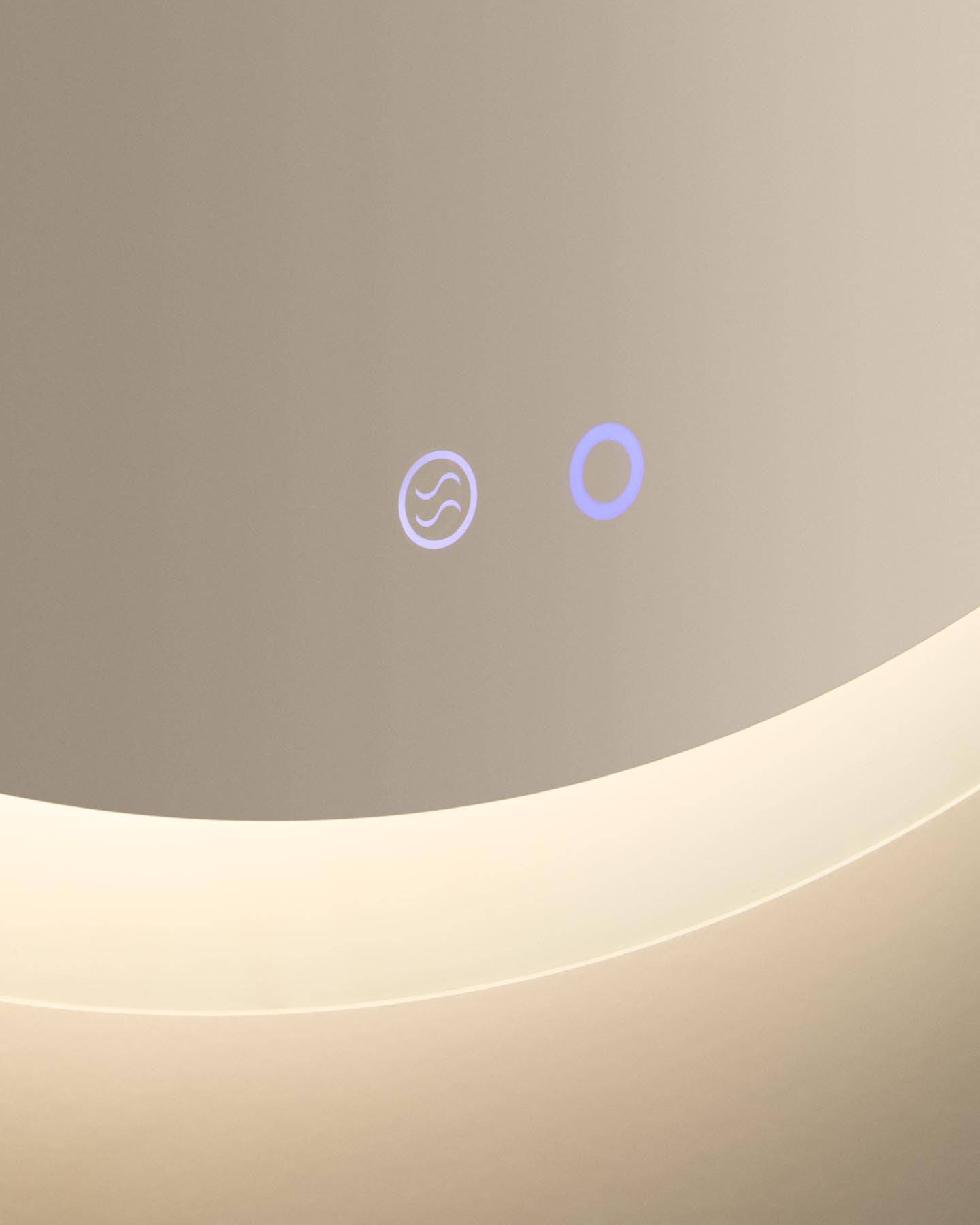 Runder Badezimmerspiegel Mervi mit LED-Licht und Anti-Beschlag-Funktion, Ø 80 cm in Transparent präsentiert im Onlineshop von KAQTU Design AG. Badzubehör ist von Kave Home