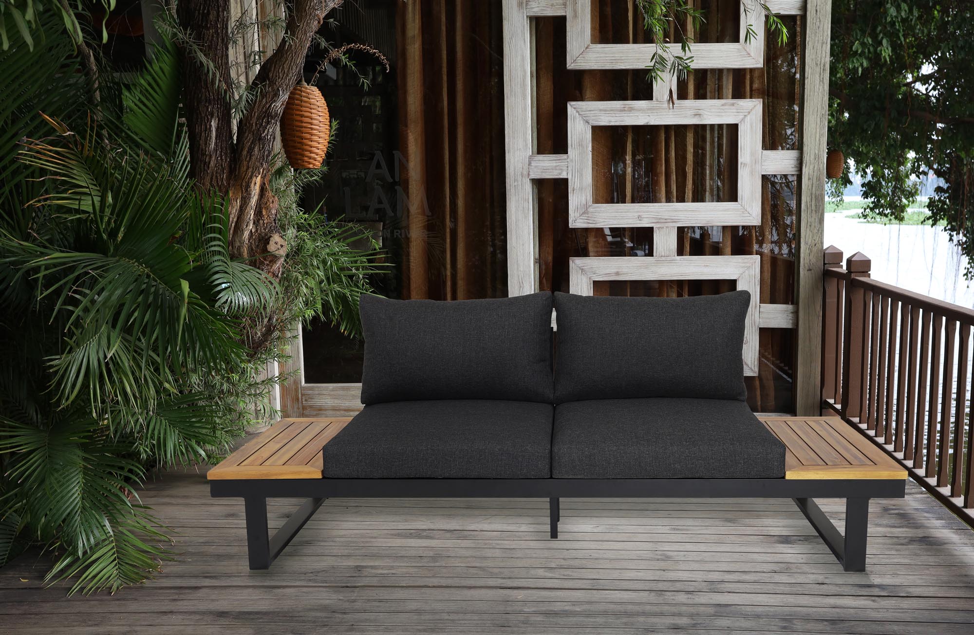 Elegantes Gartensofa Vario aus Akazie, ideal für entspannte Stunden im Freien. Stilvolles Lounge Sofa von Be Garden.