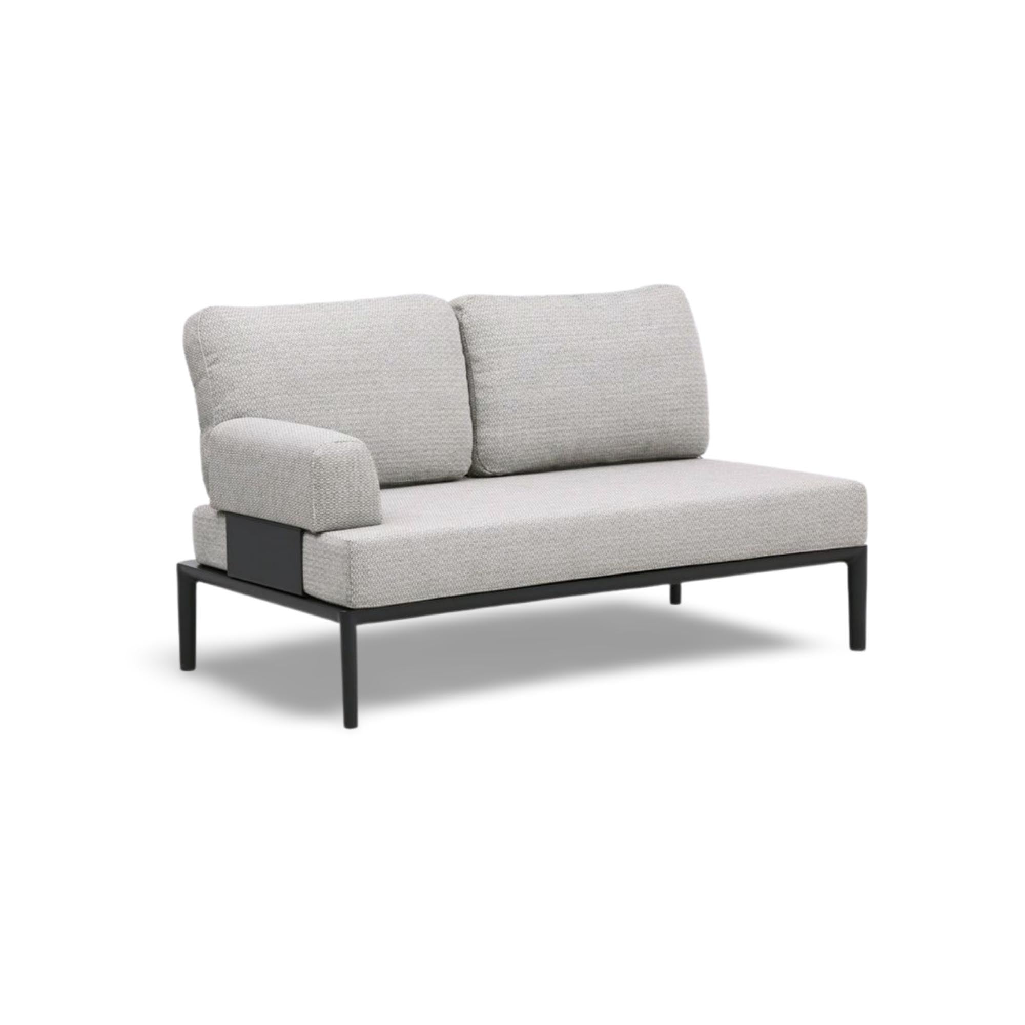 Elegante Armlehne für das Fiore Sofa von Be Garden, perfekt für den Außenbereich. In zeitlosem Anthrazit für ein modernes Ambiente.