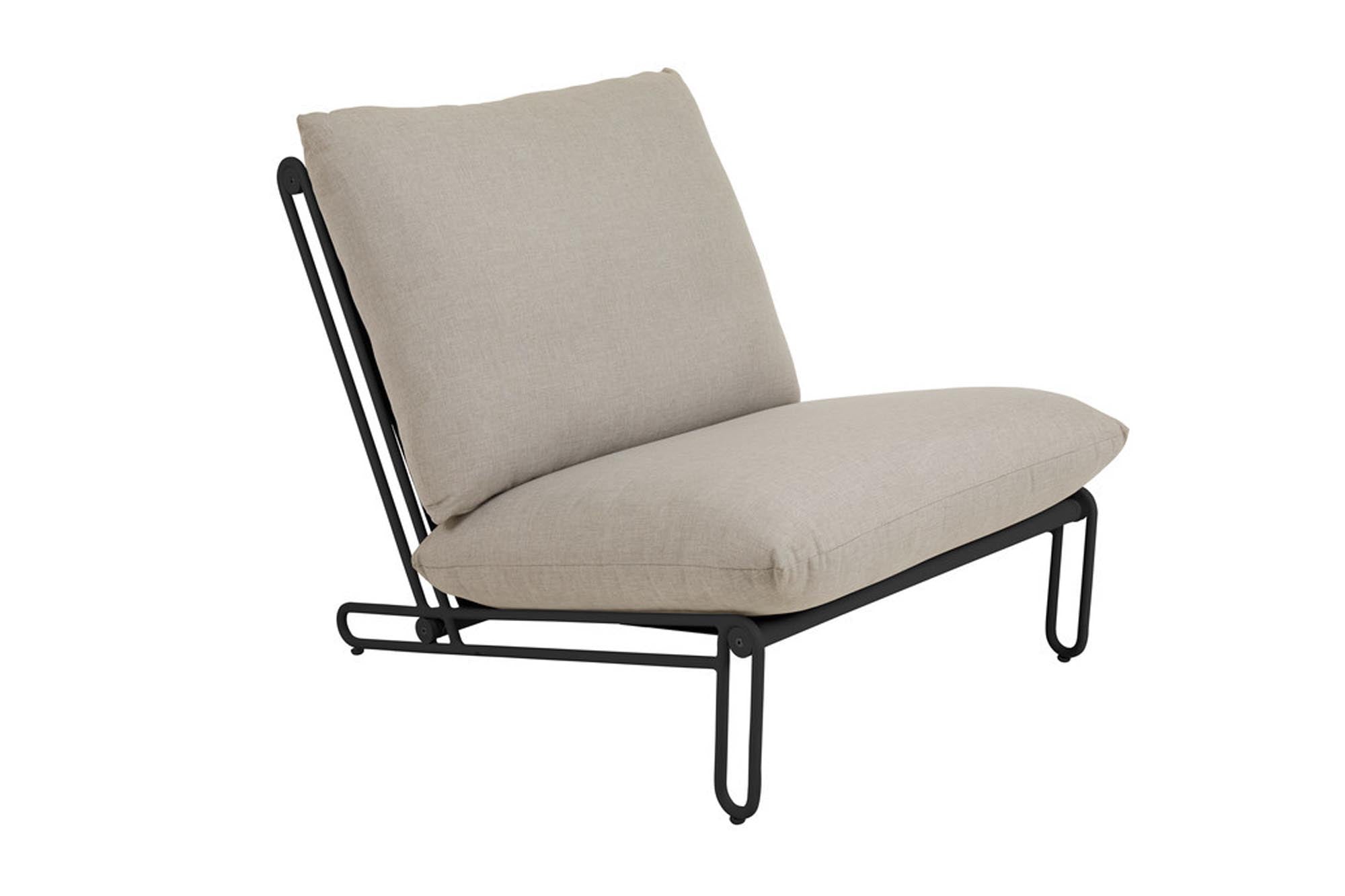 Blixt Lounger in  präsentiert im Onlineshop von KAQTU Design AG. Outdoor-Sessel ist von Be Garden