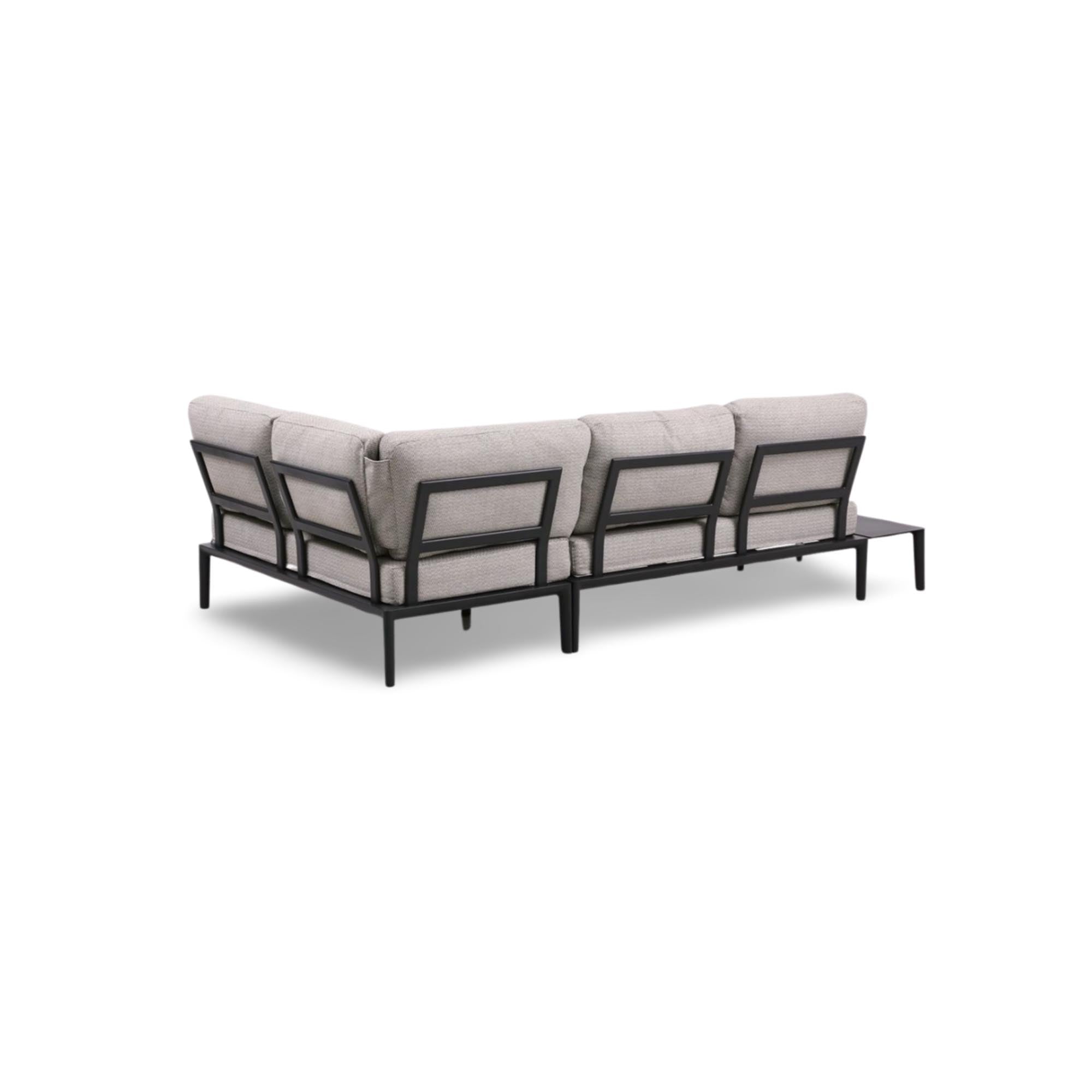 Elegantes modulares Garten-Loungeset Fiore für 4 Personen, inklusive Beistelltisch, perfekt für gesellige Abende im Freien.