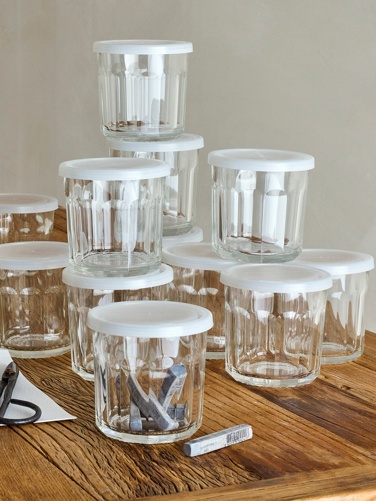 Tessa Glas mit Deckel, Klar, Glas in Clear präsentiert im Onlineshop von KAQTU Design AG. Küchenhelfer ist von Bloomingville