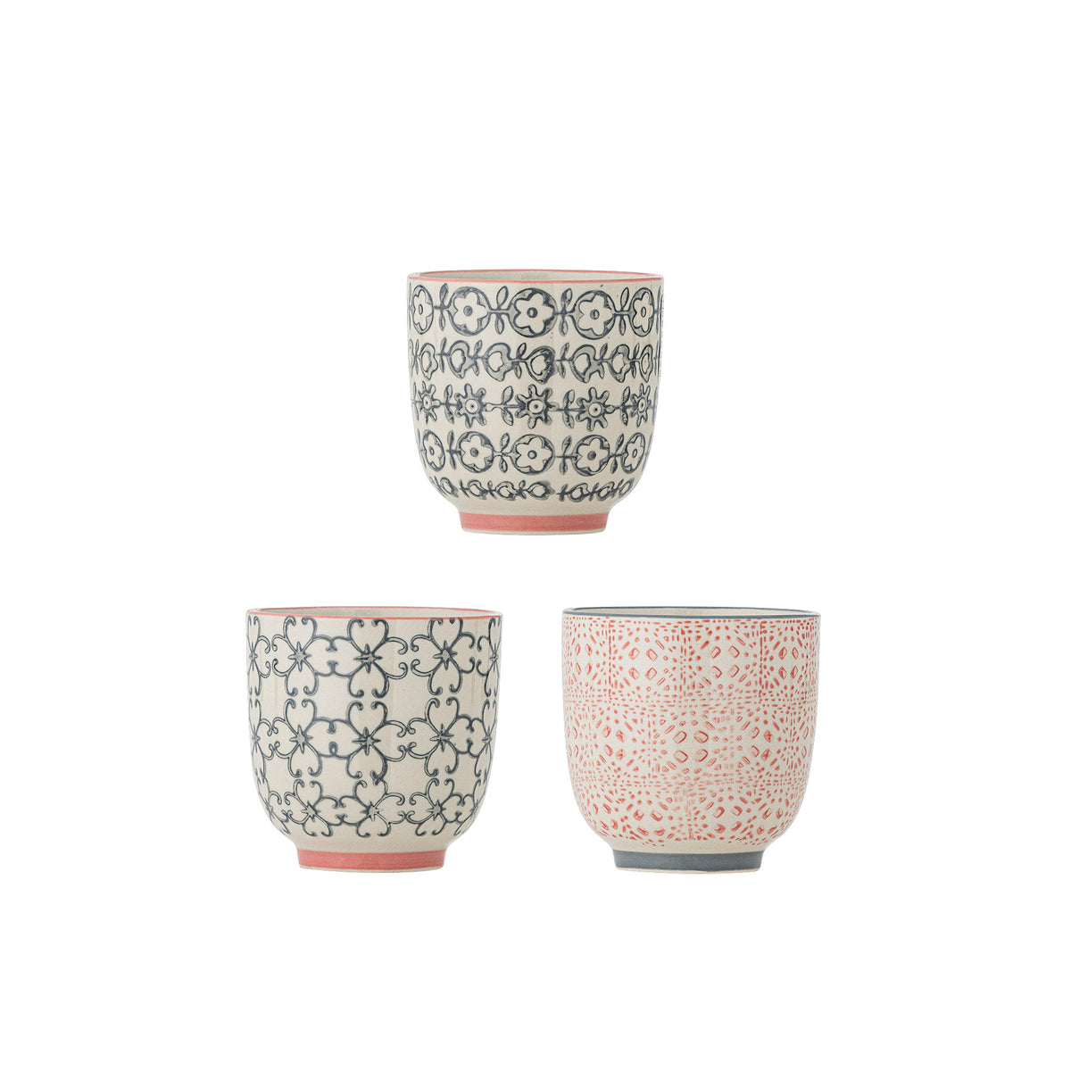 Cécile Tasse, Rose, Steingut in Rose präsentiert im Onlineshop von KAQTU Design AG. Tasse ist von Bloomingville