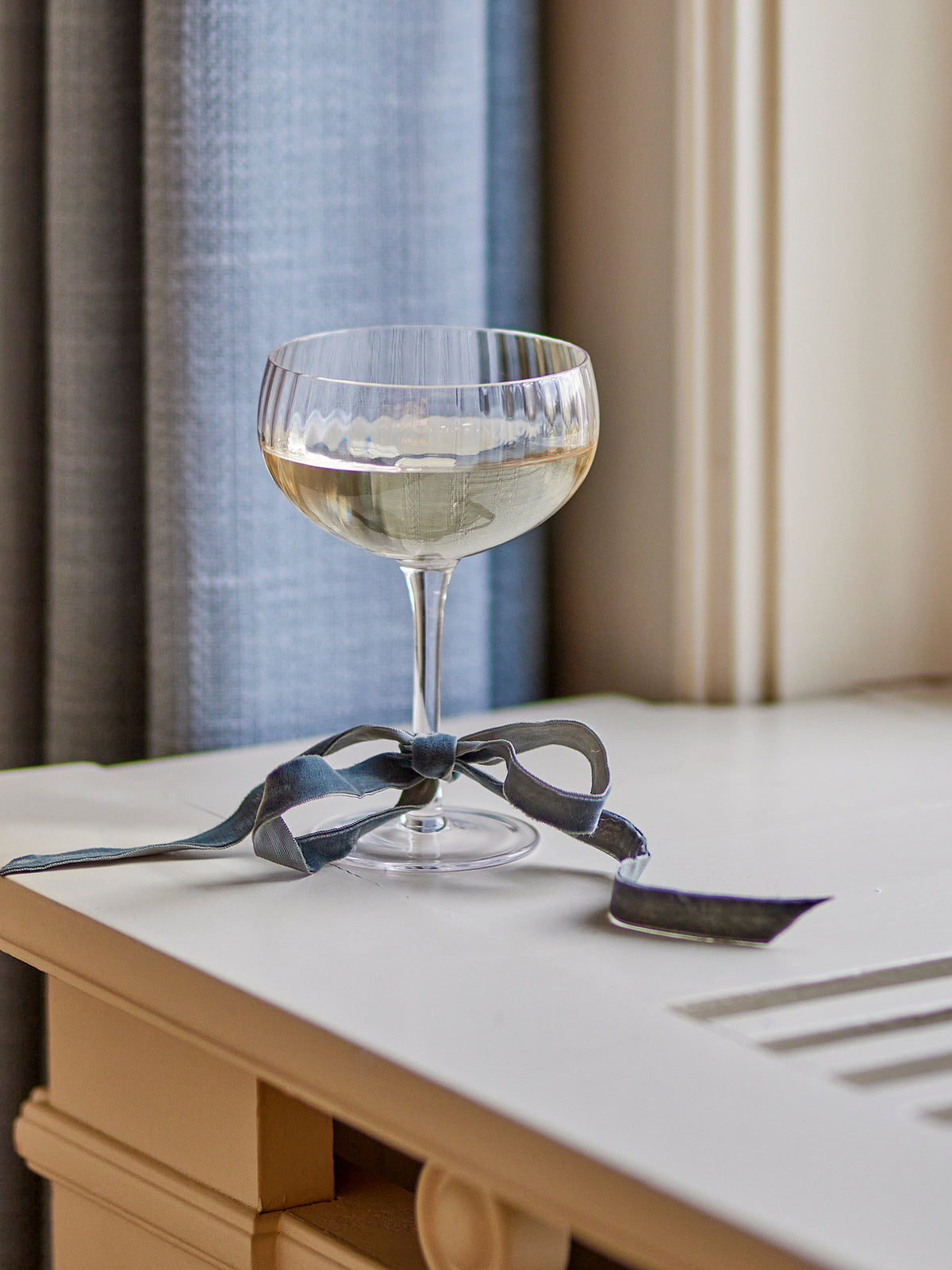 Astrid Champagnerglas, Klar, Glas in Clear präsentiert im Onlineshop von KAQTU Design AG. Champagner Flutes ist von Bloomingville