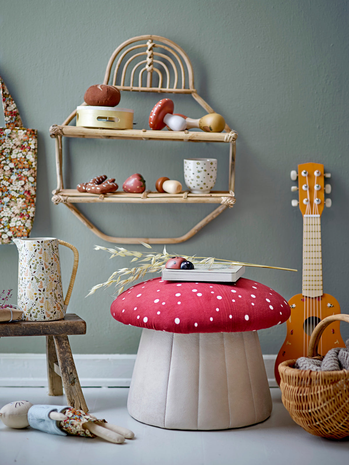 Lue Pouf, Rot, Polyester in Red präsentiert im Onlineshop von KAQTU Design AG. Pouf ist von Bloomingville Mini