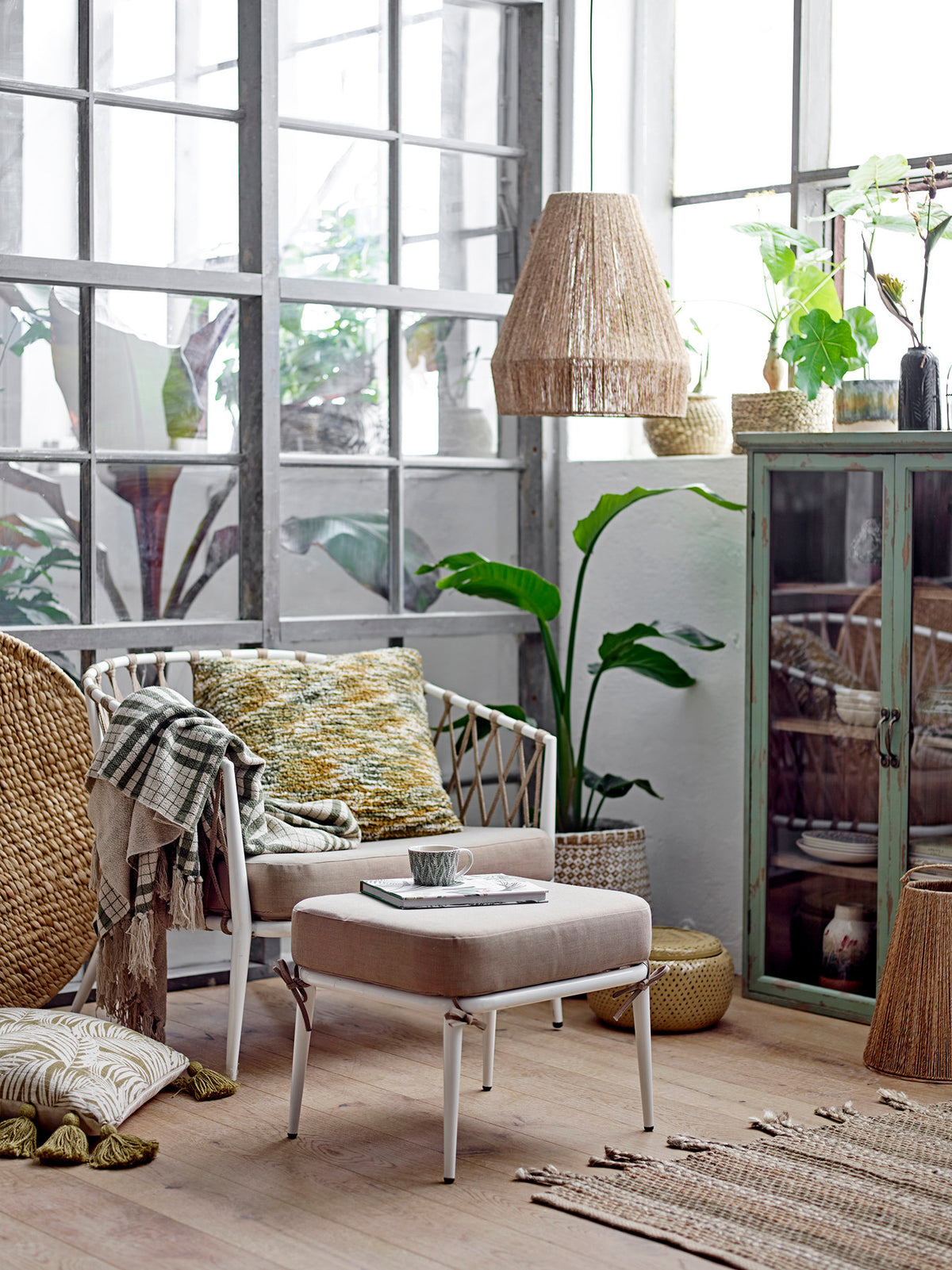 Hazem Kabinett, Grün, Tannenholz in Green präsentiert im Onlineshop von KAQTU Design AG. Standregal ist von Creative Collection