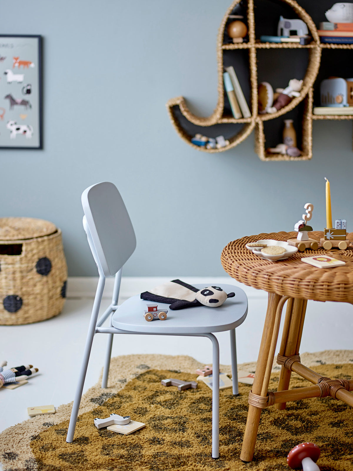 Gugga Stuhl, Grau, Sperrholz in Grey präsentiert im Onlineshop von KAQTU Design AG. Stuhl ist von Bloomingville Mini