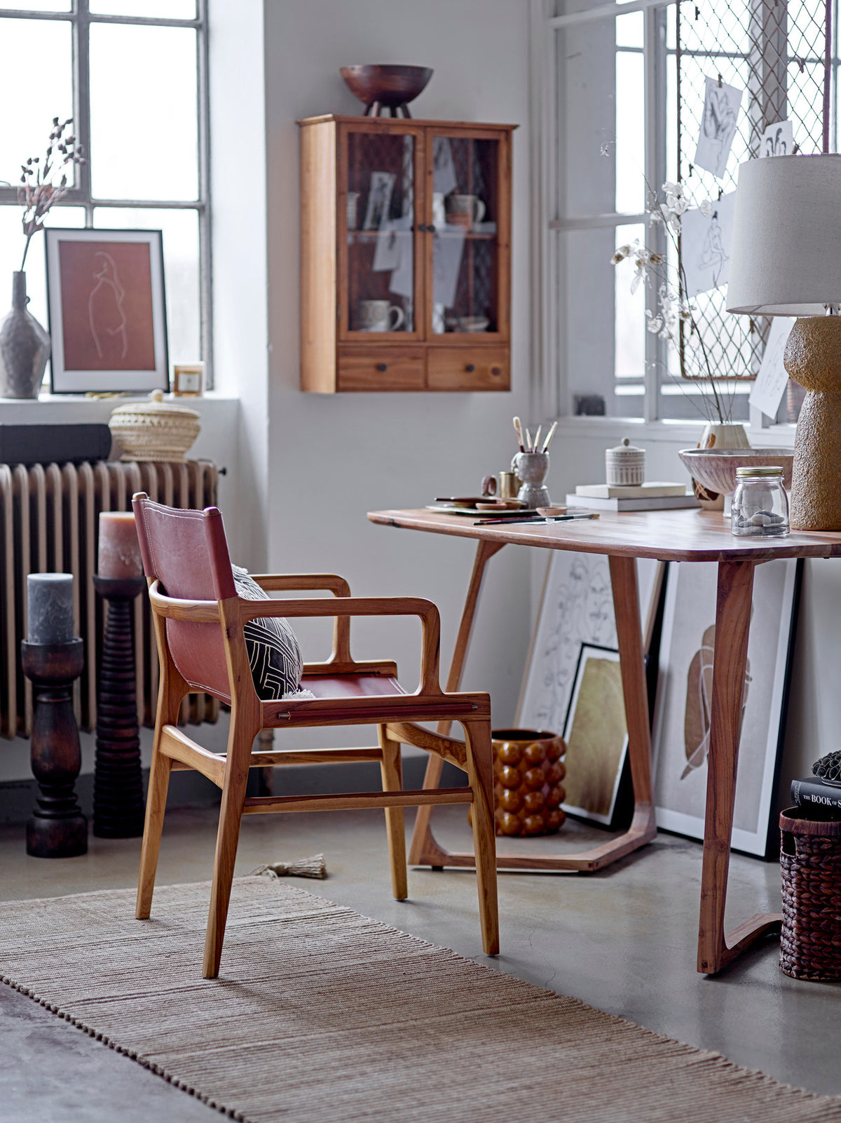 Ollie Loungesessel, Braun, Leder in Braun präsentiert im Onlineshop von KAQTU Design AG. Sessel ist von Bloomingville