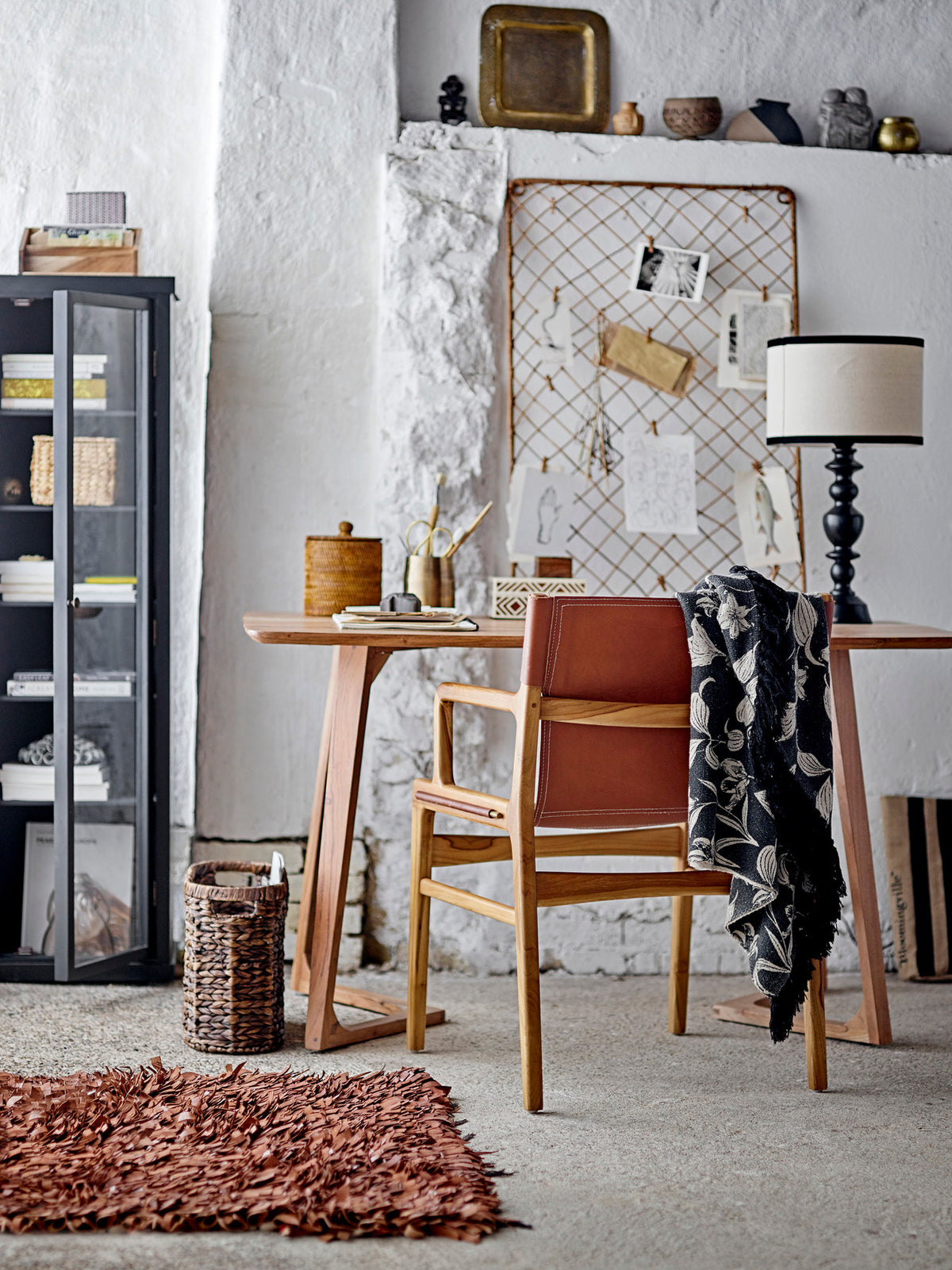 Ollie Loungesessel, Braun, Leder in Braun präsentiert im Onlineshop von KAQTU Design AG. Sessel ist von Bloomingville