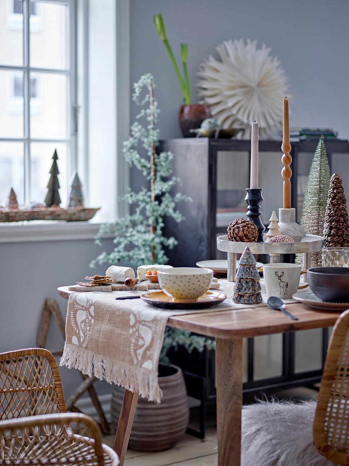 Vita Deko-Baum in Grün aus Polyethylen und Moos, Kunstgegenstand von Bloomingville