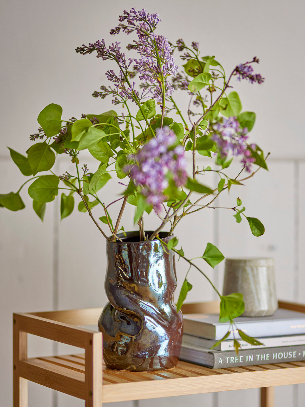 Apio Vase, Schwarz, Steingut in Black präsentiert im Onlineshop von KAQTU Design AG. Vase ist von Bloomingville