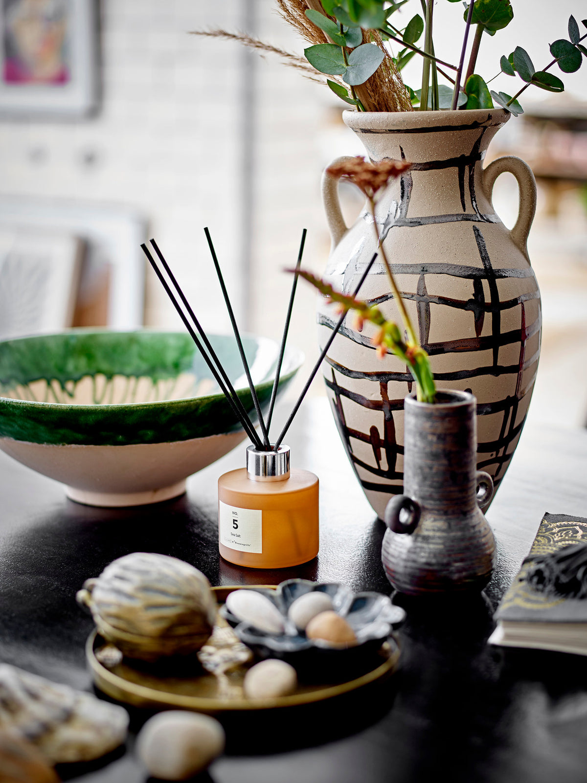 Moez Schale, Grün, Steingut in Green präsentiert im Onlineshop von KAQTU Design AG. Schale ist von Bloomingville