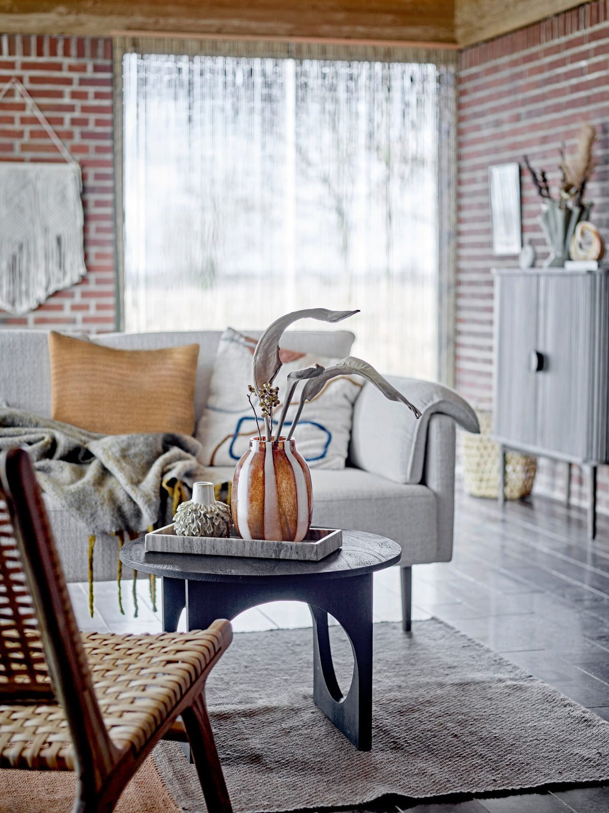 Majsa Tablett, Braun, Marmor in Brown präsentiert im Onlineshop von KAQTU Design AG. Tablett ist von Bloomingville