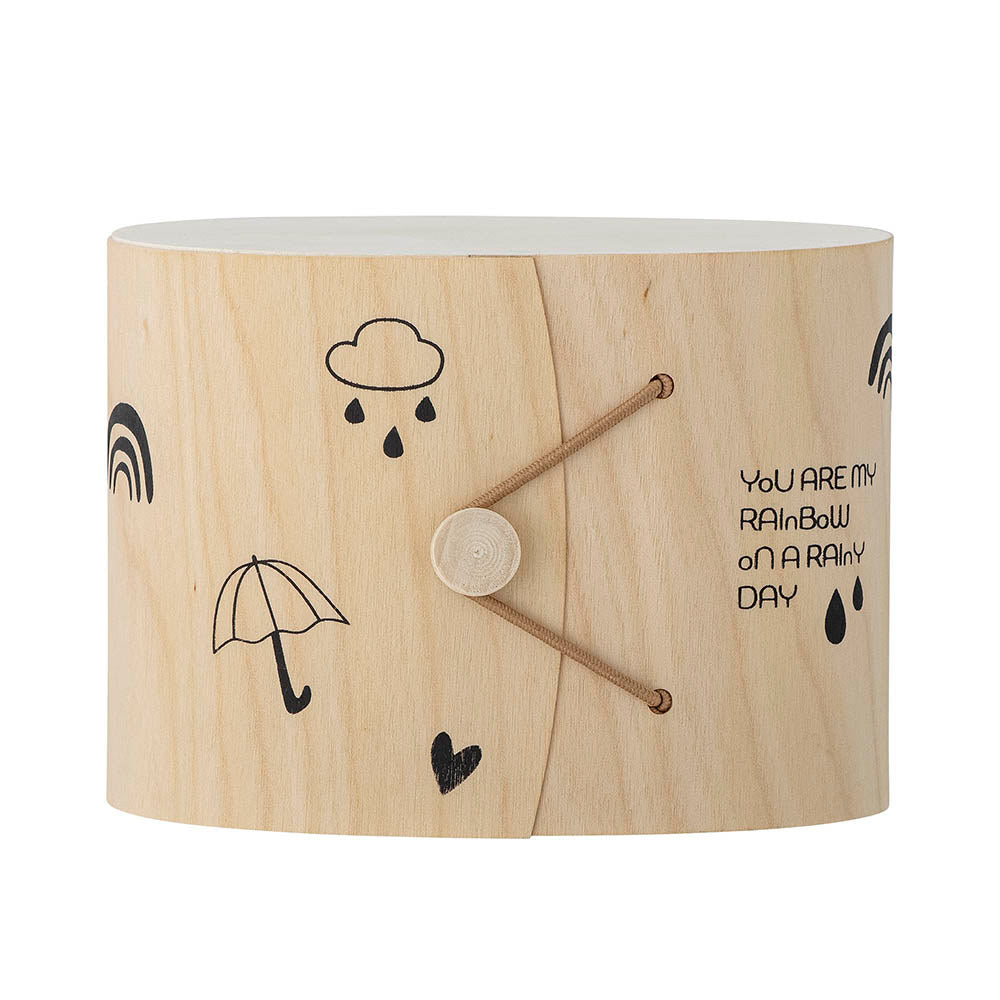 Weisse Tasse aus Steingut mit Regenbogen-Griff und Schriftzug, handbemalt, von Bloomingville Mini, Serie Cloudy, im Boho-Chic-Stil