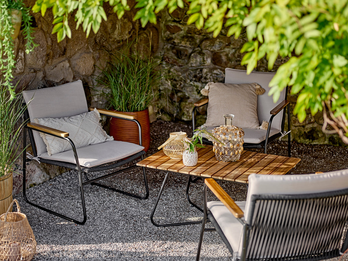 Hampton Tisch, Braun, Akazie in Brown präsentiert im Onlineshop von KAQTU Design AG. Beistelltisch Outdoor ist von Bloomingville
