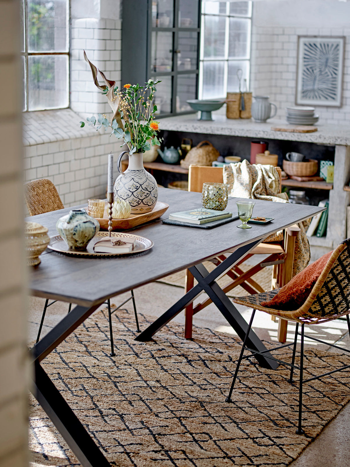 Maldon Esstisch, Braun, Eiche in Brown präsentiert im Onlineshop von KAQTU Design AG. Esstisch ist von Bloomingville