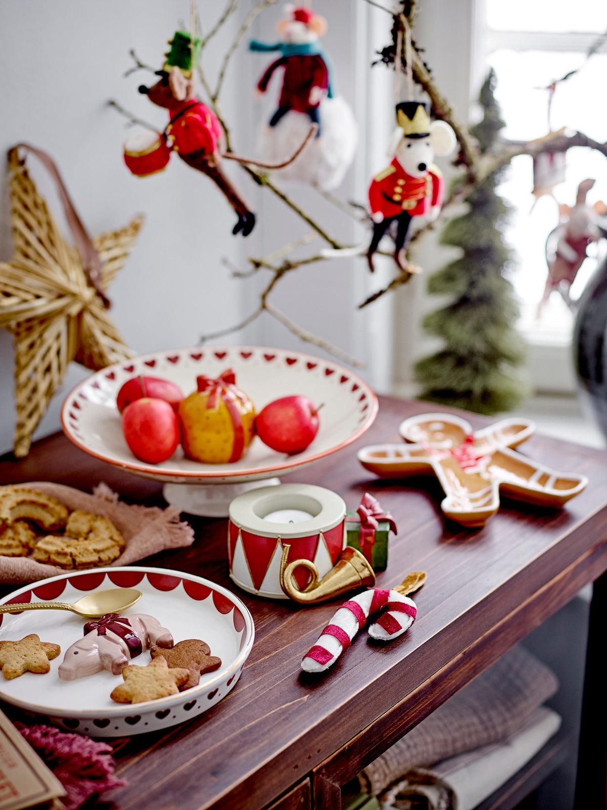 Peo Ornament, Rot, Wolle in Red präsentiert im Onlineshop von KAQTU Design AG. Ornament ist von Bloomingville