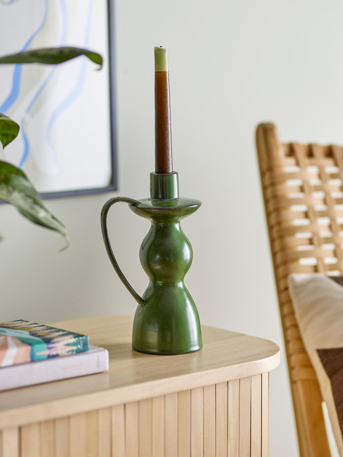 Fija Kerzenhalter, Grün, Steingut in Green präsentiert im Onlineshop von KAQTU Design AG. Kerzenständer ist von Bloomingville