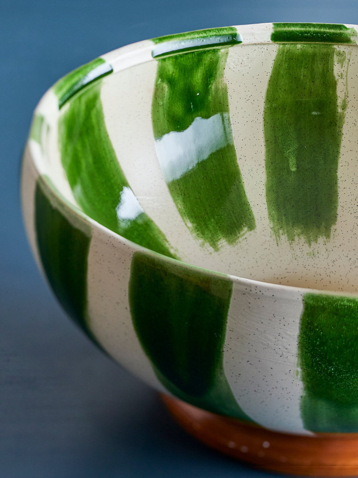 Shakti Schale, Grün, Steingut in Green präsentiert im Onlineshop von KAQTU Design AG. Schale ist von Creative Collection