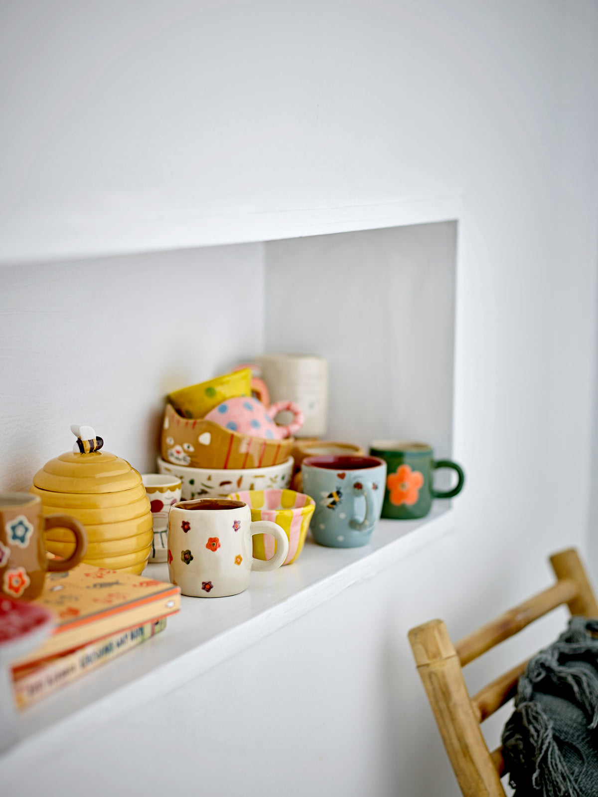 Addy Tasse, Grün, Steingut in Green präsentiert im Onlineshop von KAQTU Design AG. Tasse ist von Bloomingville Mini