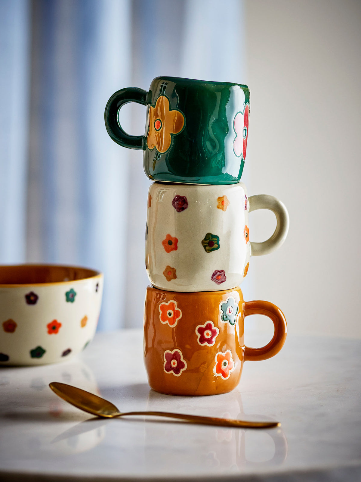 Addy Tasse, Grün, Steingut in Green präsentiert im Onlineshop von KAQTU Design AG. Tasse ist von Bloomingville Mini