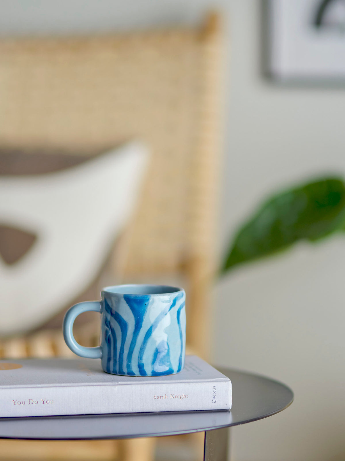 Ninka Becher, Blue, Steingut in Blue präsentiert im Onlineshop von KAQTU Design AG. Tasse ist von Bloomingville