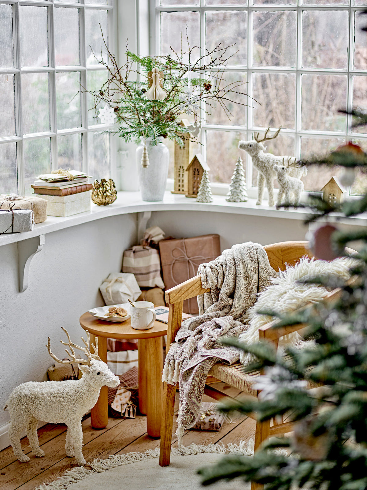 Winter Tasse, Natur, Steingut in Natur präsentiert im Onlineshop von KAQTU Design AG. Tasse ist von Bloomingville