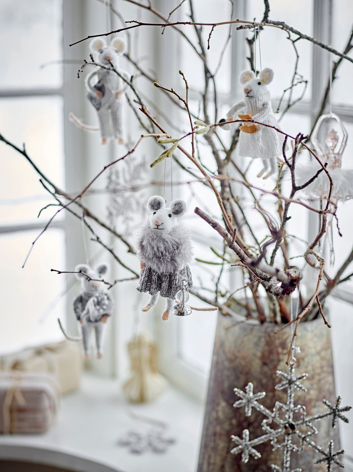 Peo Ornament, Weiss, Wolle in Weiss präsentiert im Onlineshop von KAQTU Design AG. Ornament ist von Bloomingville