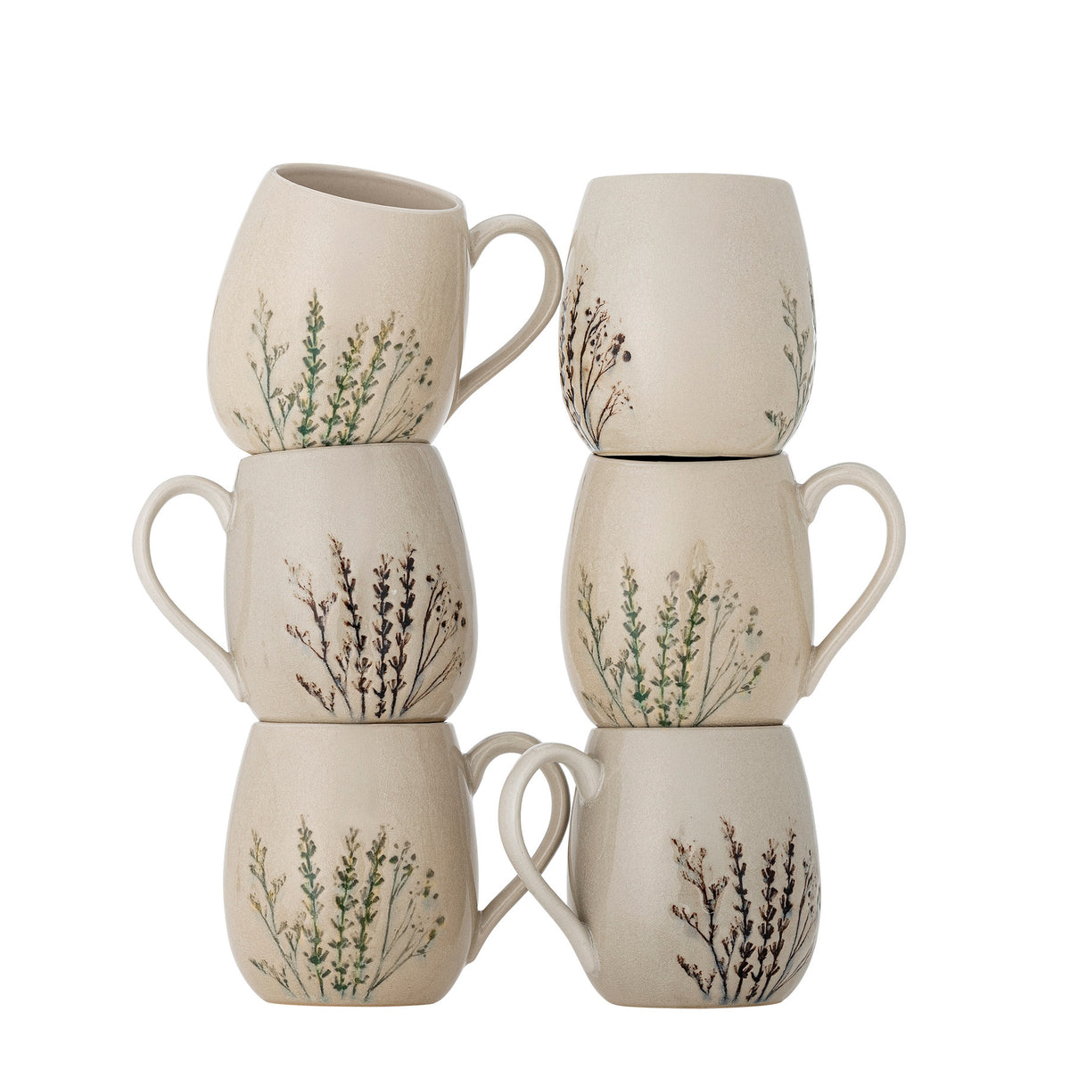 Weisse Tasse aus Steingut mit Krakeleeglasur und handgestempeltem Muster, Teil des Bea Becher Sets von Bloomingville, Durchmesser 10 cm.