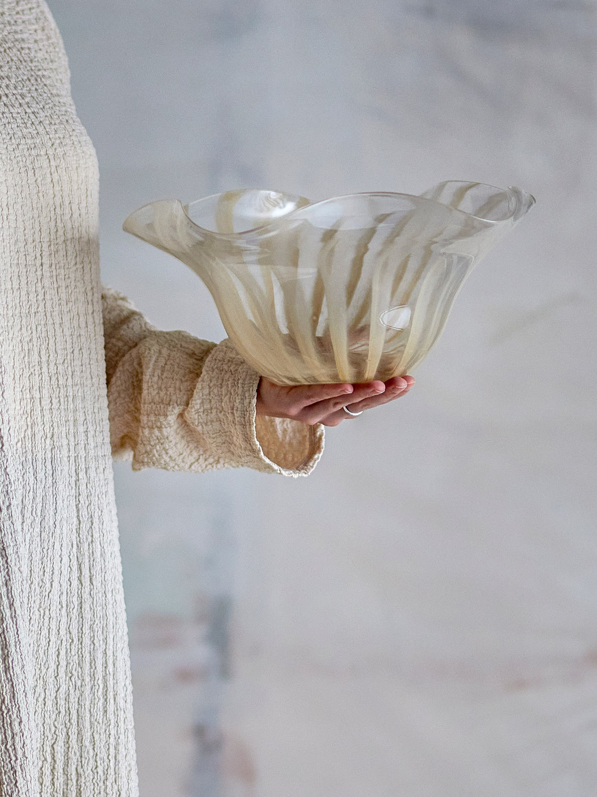 Imri Schale, Rose, Glas in Rose präsentiert im Onlineshop von KAQTU Design AG. Schale ist von Bloomingville
