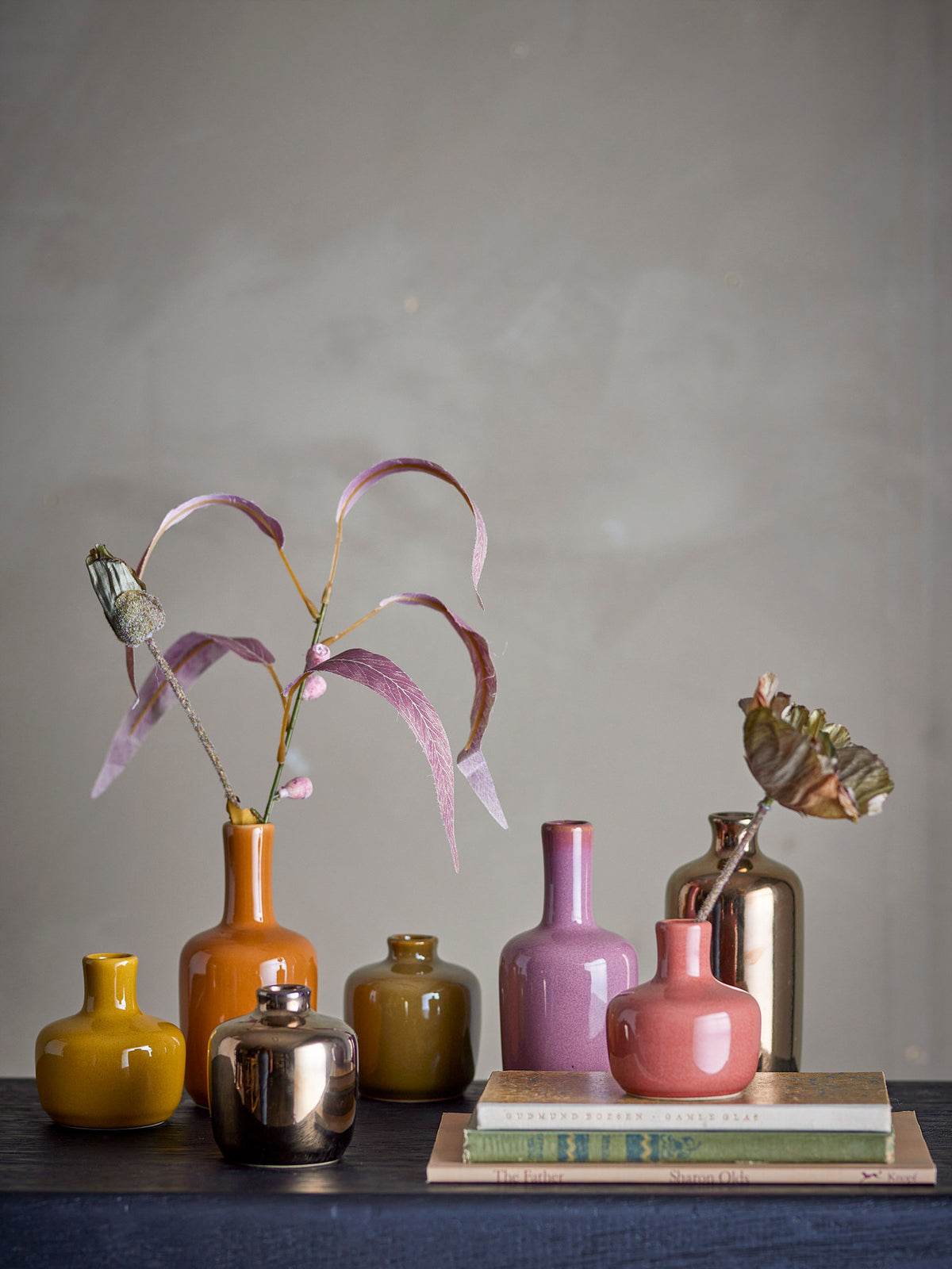Maien Vase, Braun, Steingut in Braun präsentiert im Onlineshop von KAQTU Design AG. Vase ist von Bloomingville