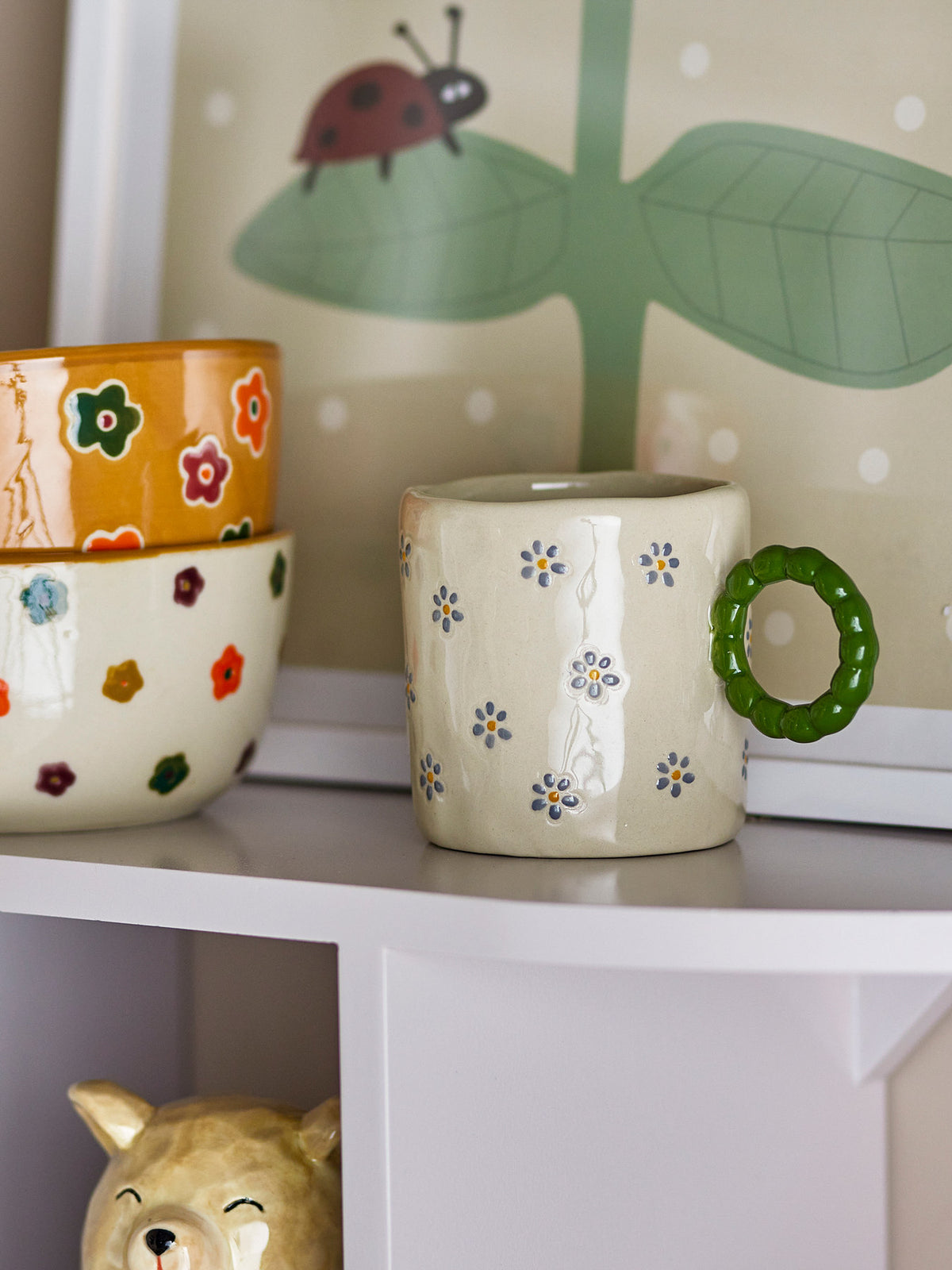 Dorthea Tasse, Weiss, Steingut in Weiss präsentiert im Onlineshop von KAQTU Design AG. Tasse ist von Bloomingville Mini