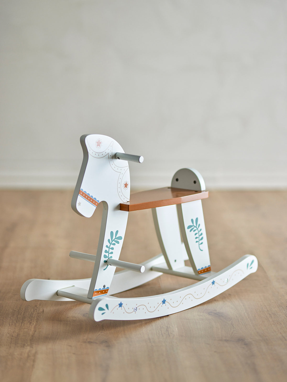 Ruddy Schaukelspielzeug, Pferd, Weiss, MDF in Weiss präsentiert im Onlineshop von KAQTU Design AG. Spielzeug ist von Bloomingville Mini