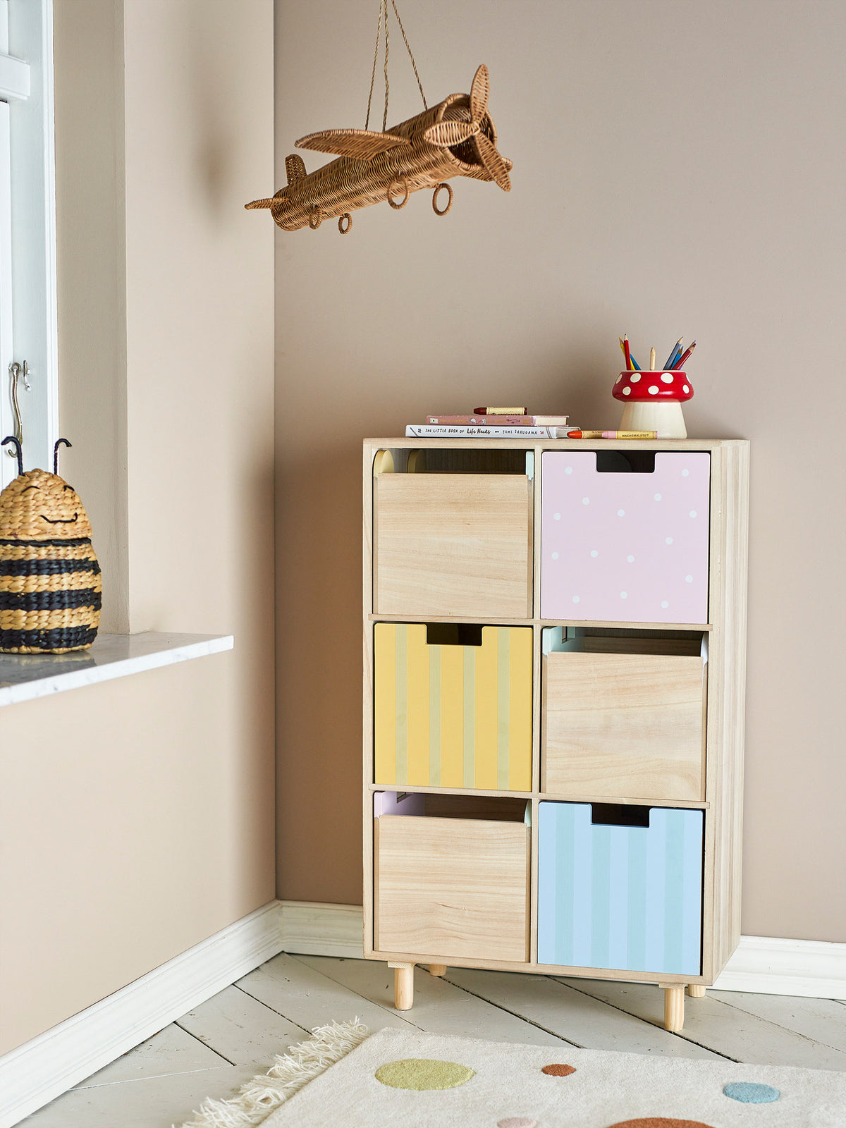 Calle Bücherregal mit Schubladen, Natur, Paulownia in Natur präsentiert im Onlineshop von KAQTU Design AG. Standregal ist von Bloomingville Mini