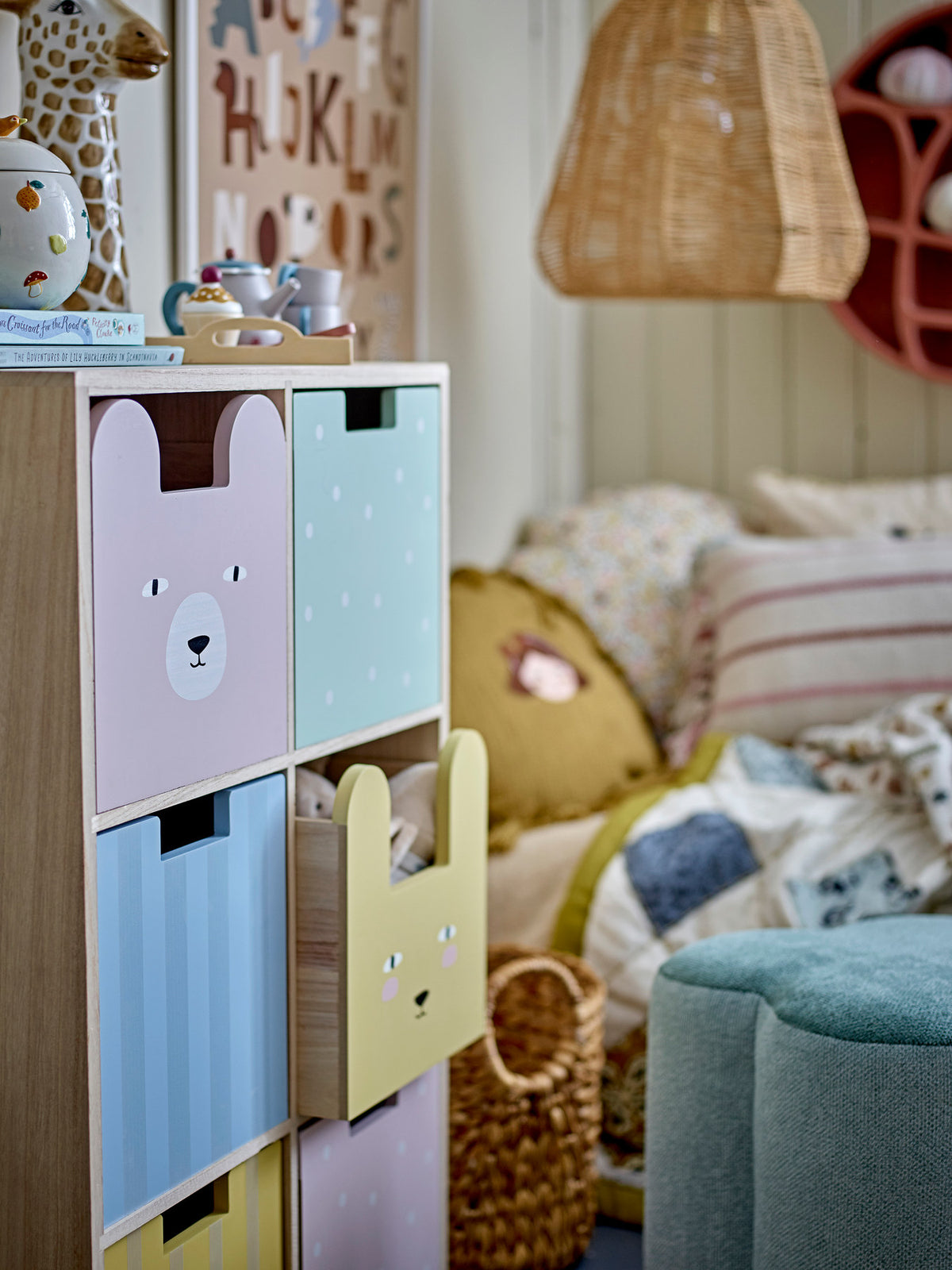 Calle Bücherregal mit Schubladen, Natur, Paulownia in Natur präsentiert im Onlineshop von KAQTU Design AG. Standregal ist von Bloomingville Mini