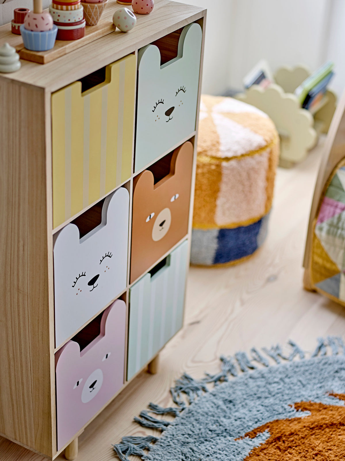 Calle Bücherregal mit Schubladen, Natur, Paulownia in Natur präsentiert im Onlineshop von KAQTU Design AG. Standregal ist von Bloomingville Mini