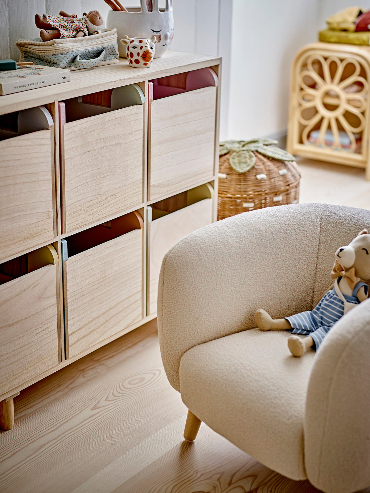 Calle Bücherregal mit Schubladen, Natur, Paulownia in Natur präsentiert im Onlineshop von KAQTU Design AG. Standregal ist von Bloomingville Mini