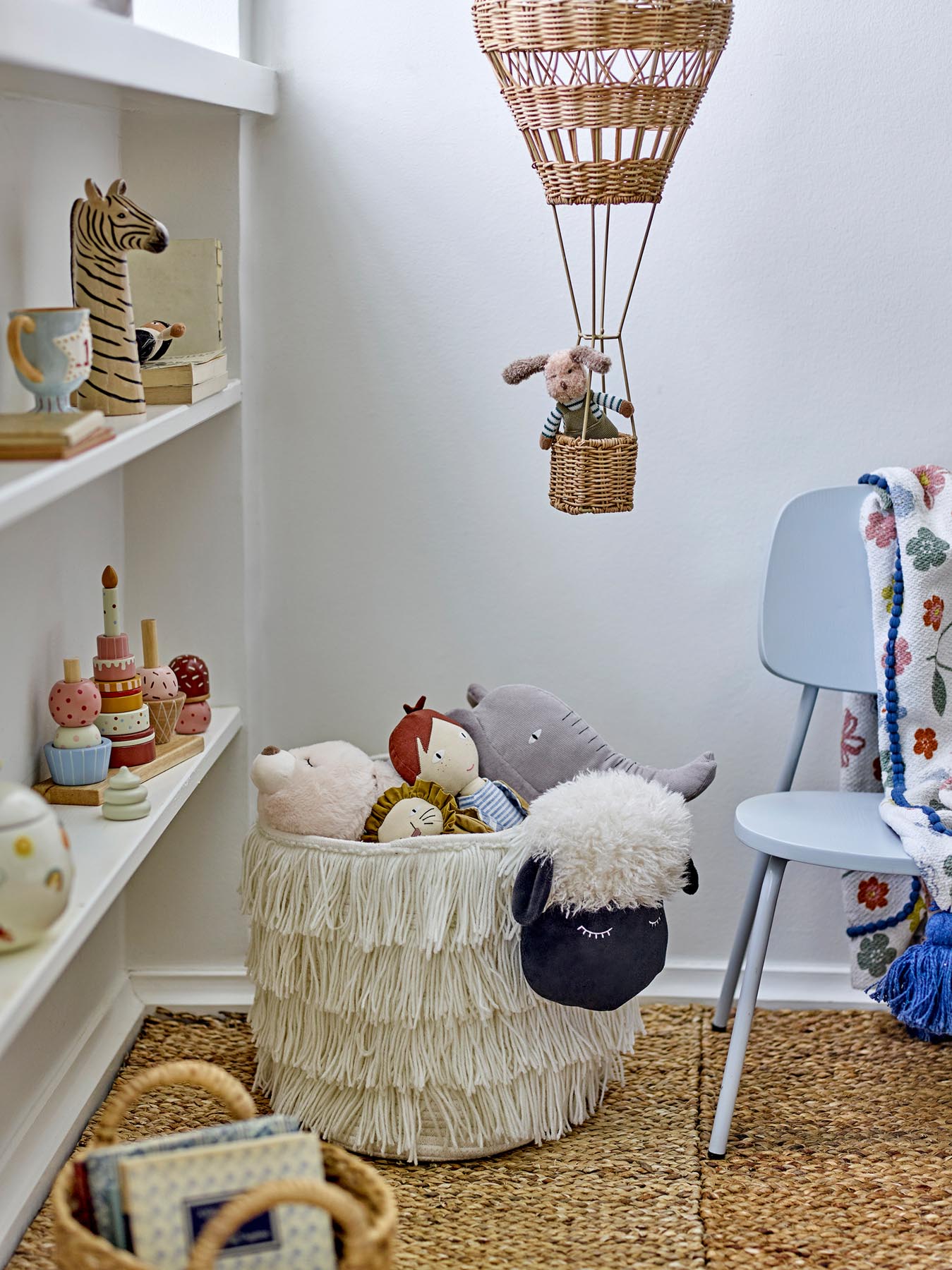 Cherry Decke, Rose, Recycelte Baumwolle in Rose präsentiert im Onlineshop von KAQTU Design AG. Bettüberwurf ist von Bloomingville Mini
