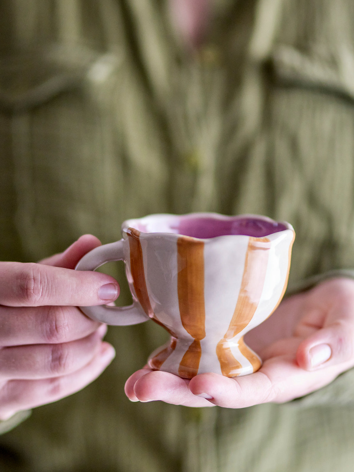 Willa Tasse, Braun, Steingut in Braun präsentiert im Onlineshop von KAQTU Design AG. Tasse ist von Bloomingville