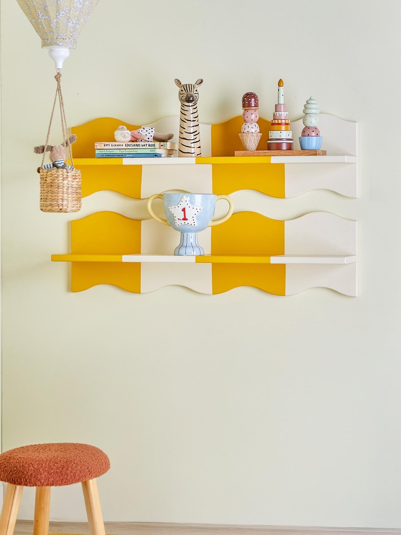 Bubbi Regal, Gelb, MDF in Gelb präsentiert im Onlineshop von KAQTU Design AG. Wandregal ist von Bloomingville Mini