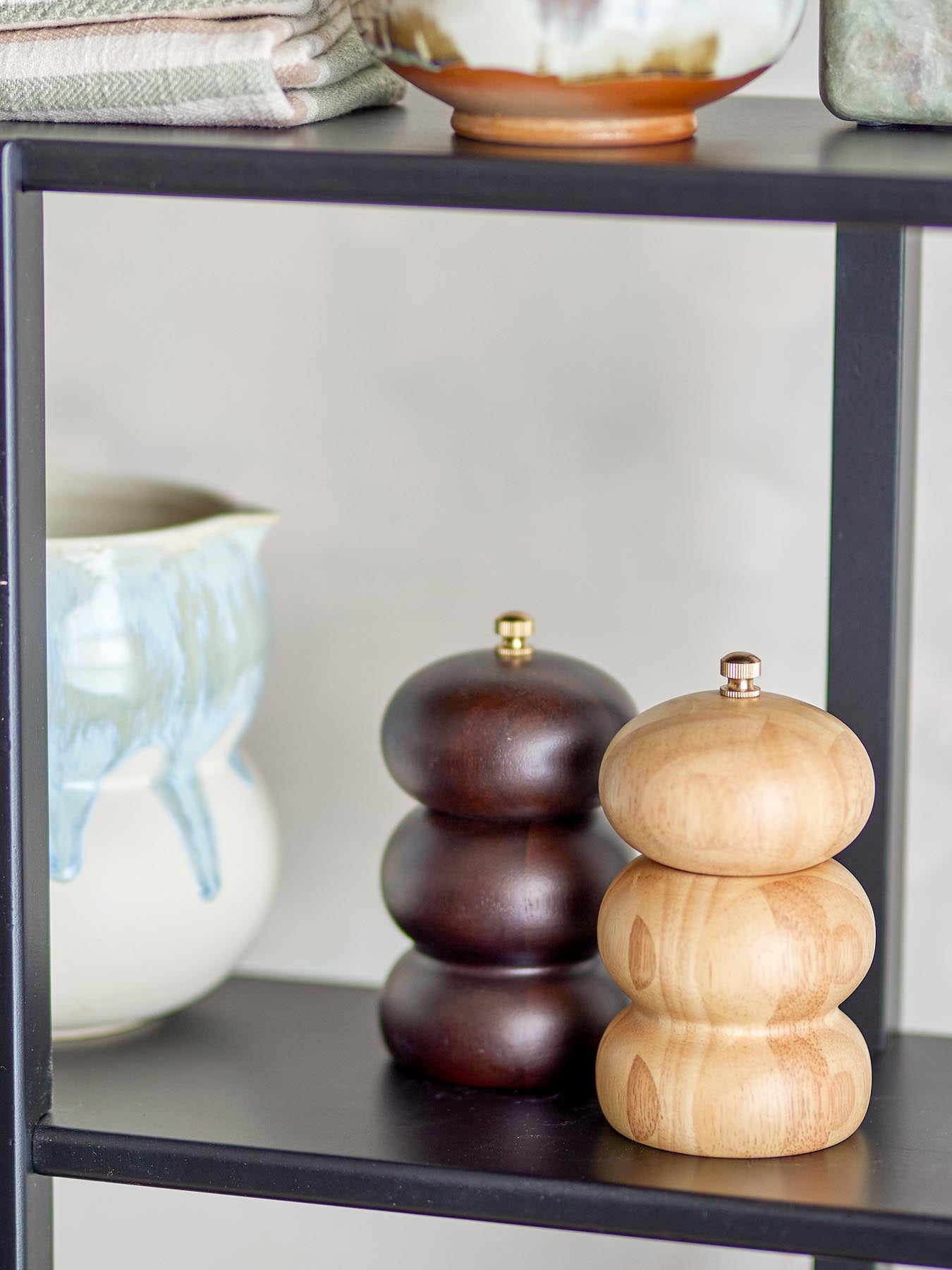 Marge Salz- und Pfeffermühle, Natur, Gummibaumholz in Natur präsentiert im Onlineshop von KAQTU Design AG. Aufbewahrungsdose ist von Bloomingville