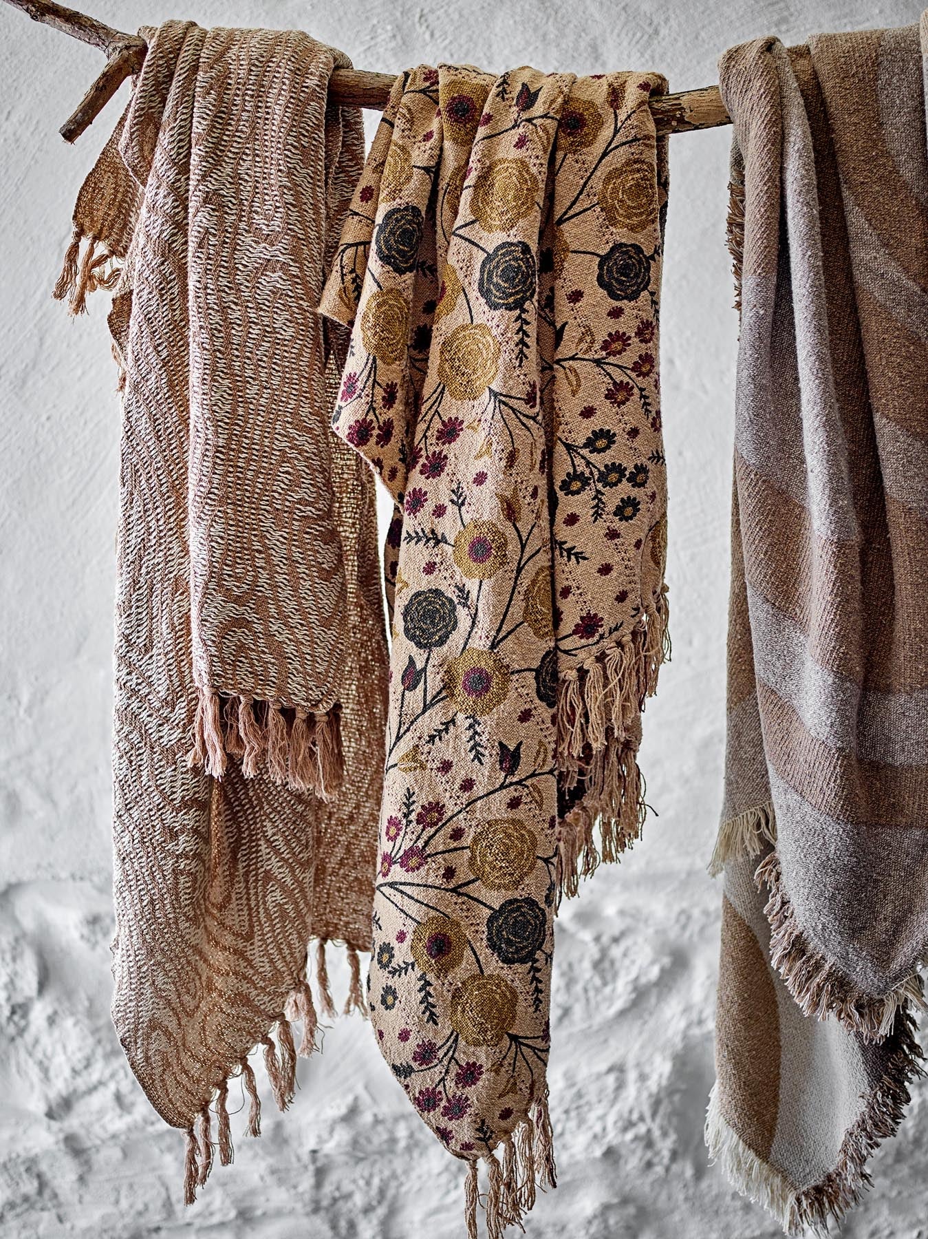 Eydis Decke, Natur, Recycelte Baumwolle in Natur präsentiert im Onlineshop von KAQTU Design AG. Bettüberwurf ist von Bloomingville